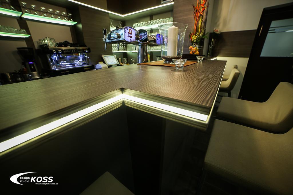 Hotel Imos Breclav Bagian luar foto