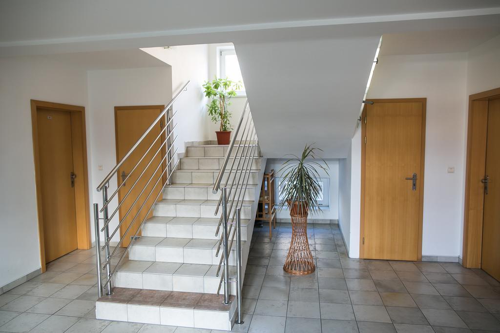 Hotel Imos Breclav Bagian luar foto