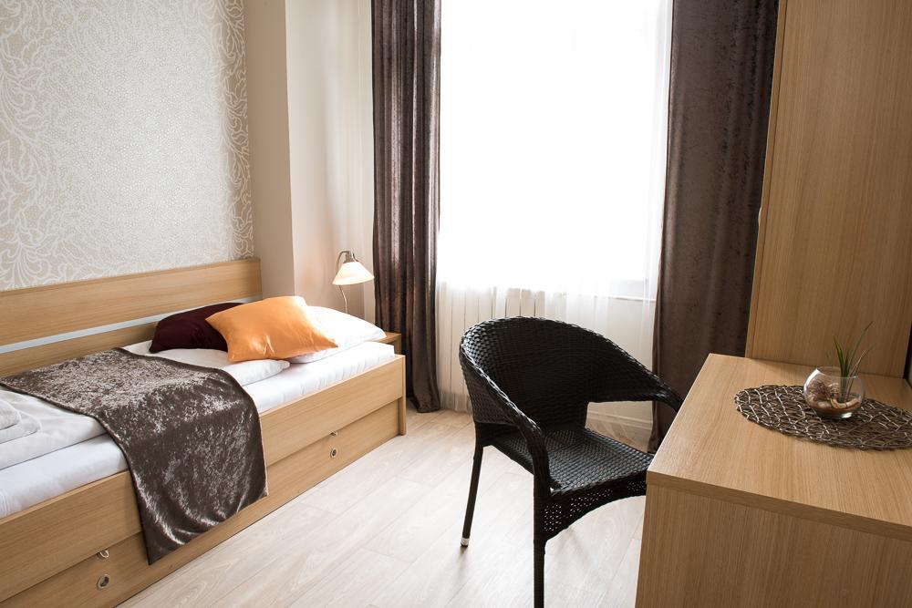 Hotel Imos Breclav Bagian luar foto