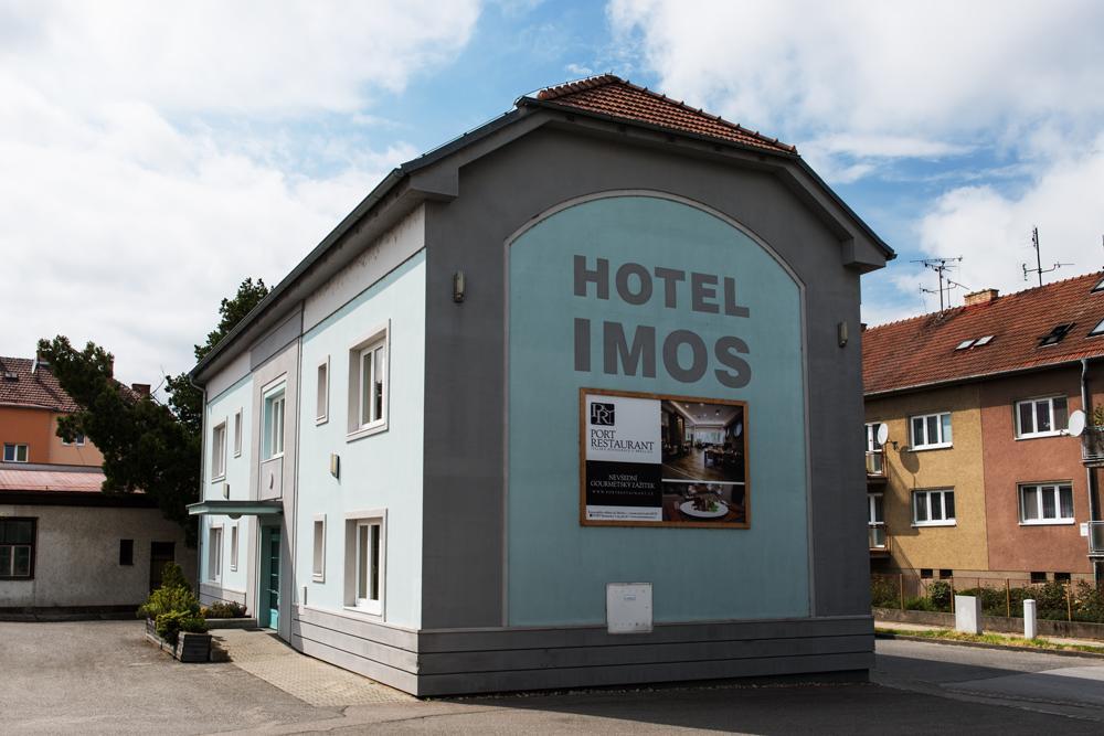 Hotel Imos Breclav Bagian luar foto
