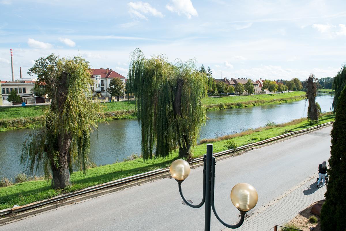 Hotel Imos Breclav Bagian luar foto