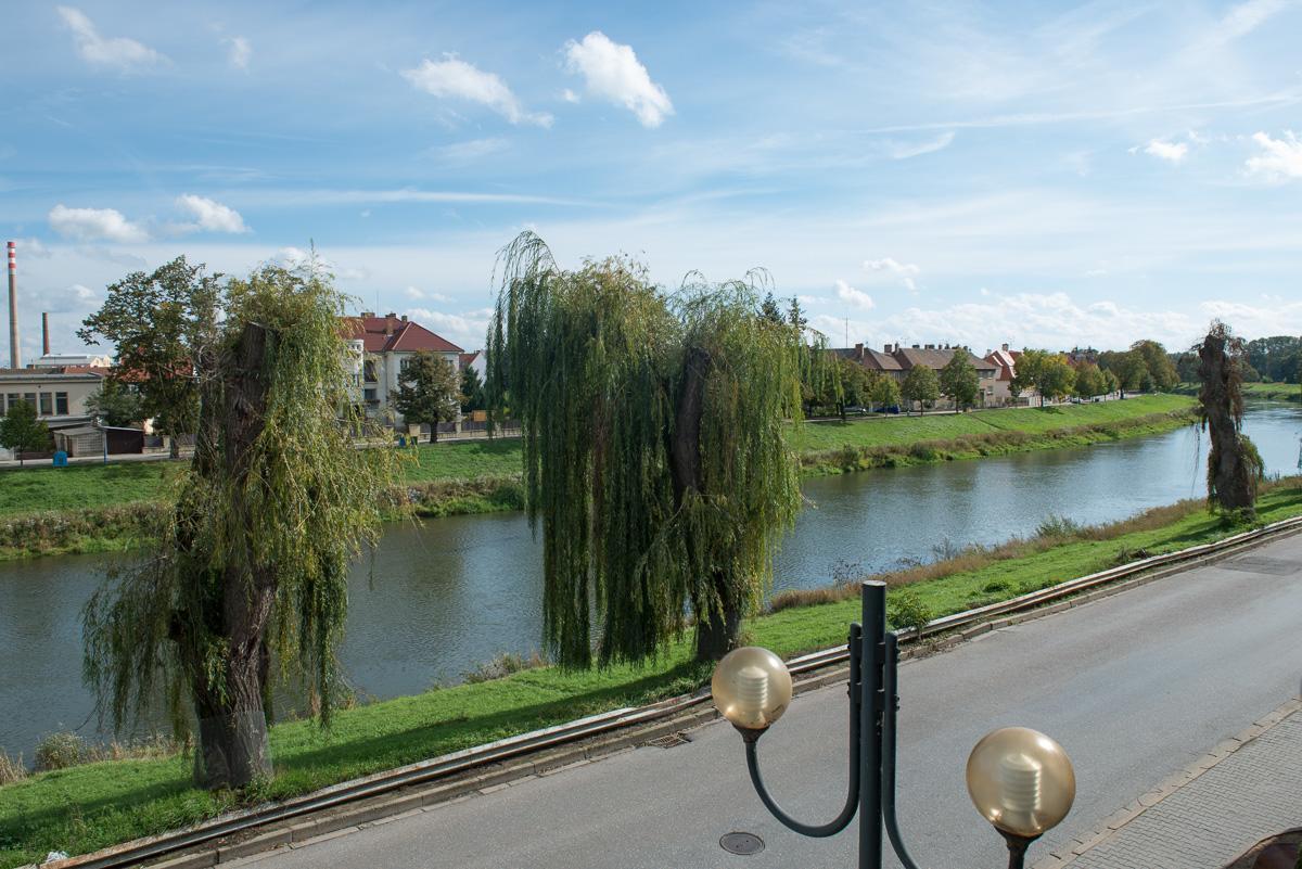 Hotel Imos Breclav Bagian luar foto