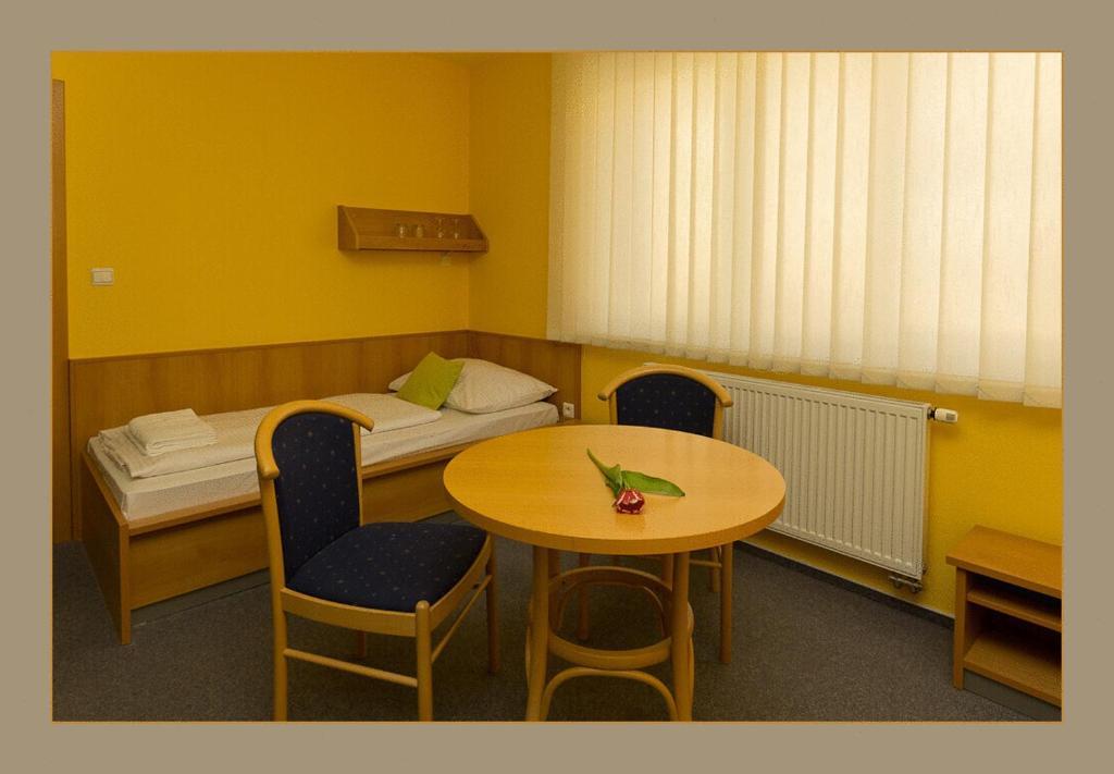 Hotel Imos Breclav Ruang foto